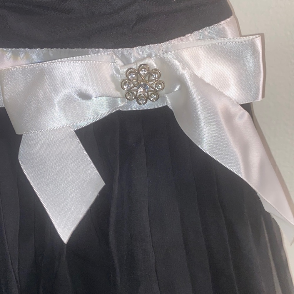 Dress - Picture 2 of 5